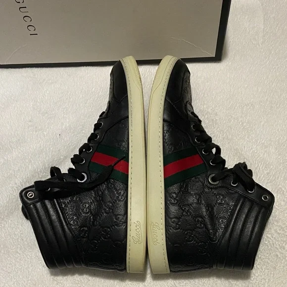 Gucci Black Leather Sneakers with Red and Green Stripe - Picture 5 of 10